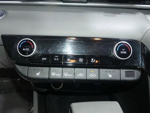 Used 2022 Hyundai Elantra SEL w/ Convenience + Premium Package FWD image 38