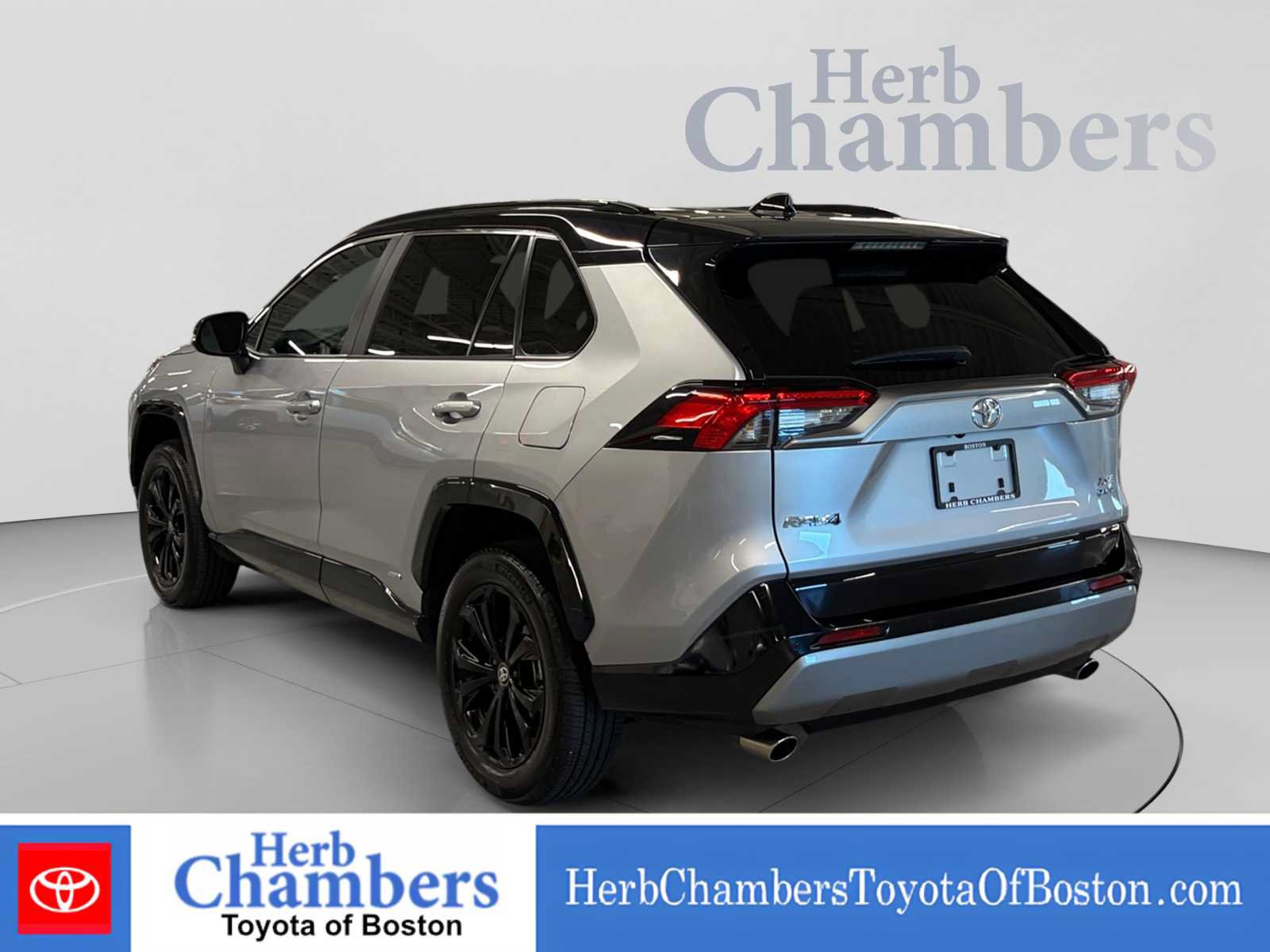 Used 2025 Toyota RAV4 XSE w/ Advanced Technology Package AWD/4WD image 3