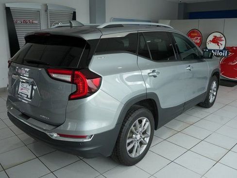 Used 2023 GMC Terrain SLT w/ Tech Package image 7