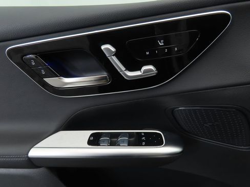 Certified 2026 Mercedes-Benz GLC 300 image 24
