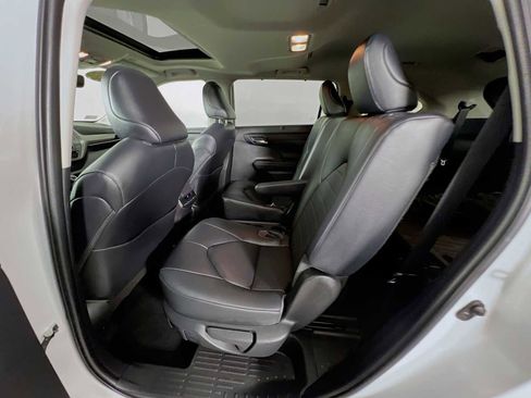 Used 2023 Toyota Highlander XLE image 25