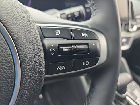 New 2025 Kia Sportage EX image 18