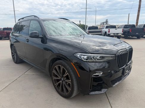 Used 2020 BMW X7 xDrive40i w/ M Sport Package AWD/4WD image 4