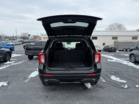 Used 2024 Ford Explorer XLT w/ Equipment Group 202A image 31