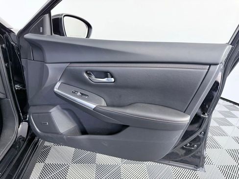 Used 2024 Nissan Sentra SR w/ SR Premium Package image 10