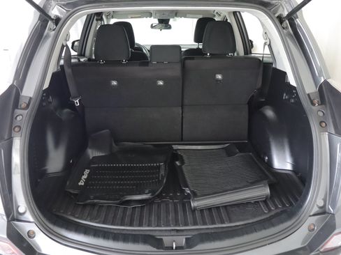 Used 2018 Toyota RAV4 LE w/ All Weather Liner Package AWD/4WD image 18