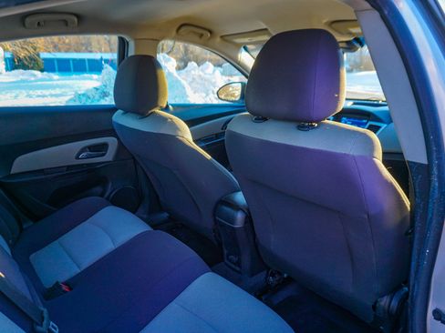 Used 2014 Chevrolet Cruze LS image 20