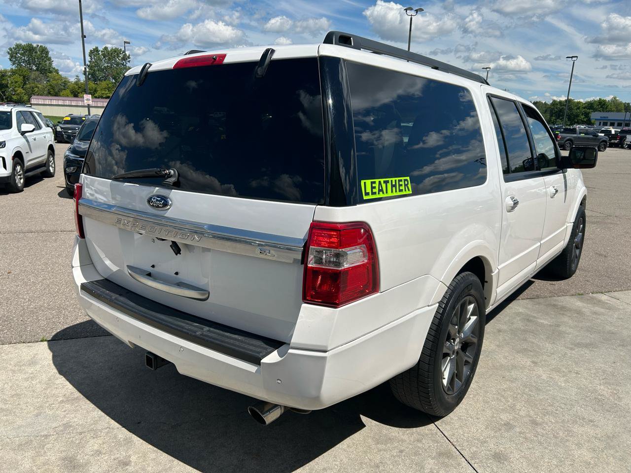 Used 2017 Ford Expedition EL Limited w/ Equipment Group 301A AWD/4WD image 5