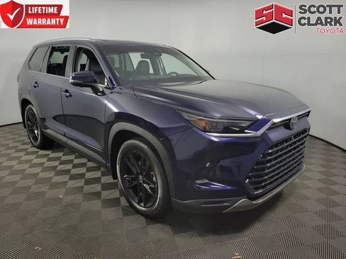 Used 2025 Toyota Grand Highlander AWD image 1