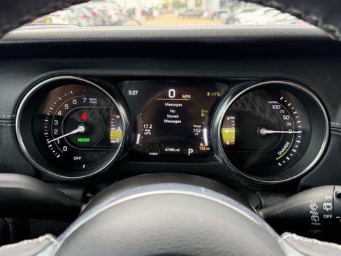 Used 2023 Jeep Wrangler Unlimited Sahara w/ Cold Weather Group AWD/4WD image 28