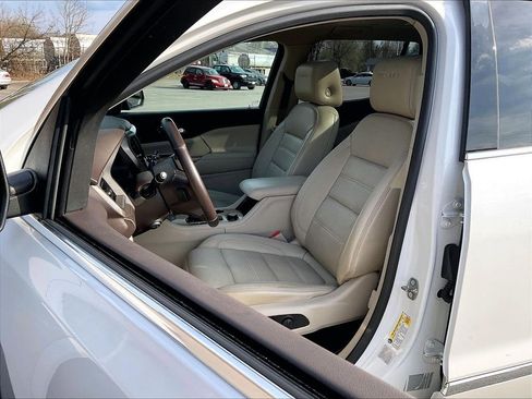 Used 2017 GMC Acadia Denali w/ Technology Package image 10