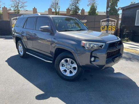 Used 2015 Toyota 4Runner SR5 Premium RWD image 2