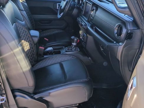 Used 2022 Jeep Wrangler Unlimited Sahara image 23