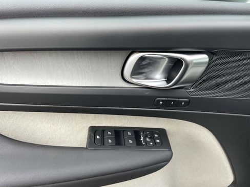 New 2025 Volvo XC40 B5 Plus w/ Protection Package Premier image 25