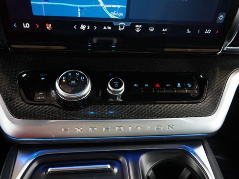 Used 2025 Ford Expedition Max Platinum w/ Stealth Appearance Package AWD/4WD image 29