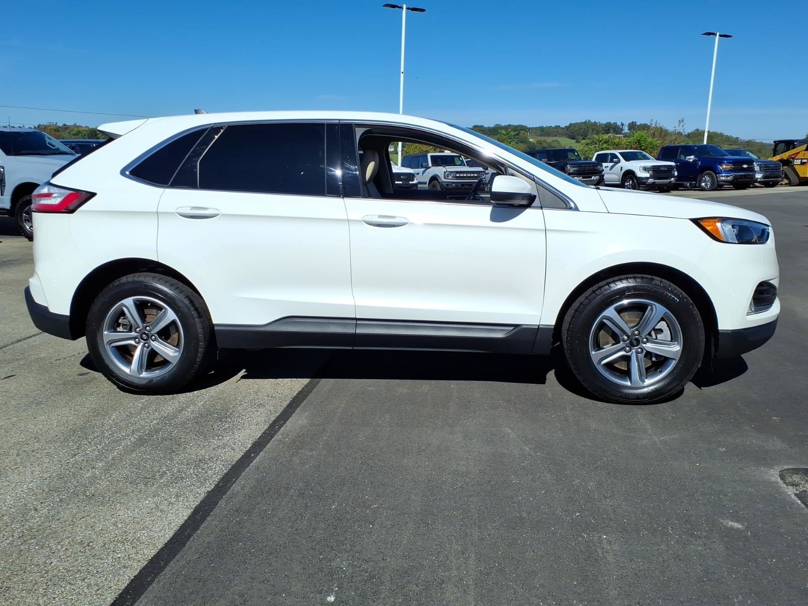Certified 2024 Ford Edge SEL w/ Convenience Package AWD/4WD image 6