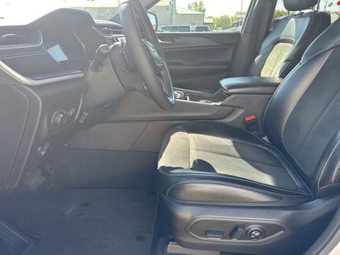 Used 2024 Jeep Grand Cherokee L Altitude image 12