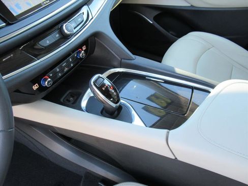 Used 2019 Buick Enclave Essence image 20