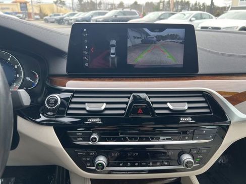Used 2018 BMW M550i xDrive image 36