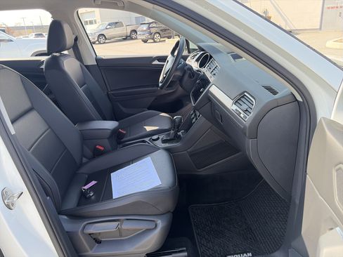 Used 2020 Volkswagen Tiguan SE w/ 3rd Row Seat Package image 30