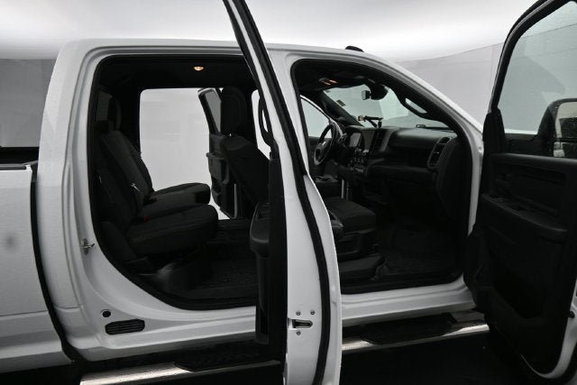Used 2024 RAM 3500 Tradesman w/ Chrome Appearance Group AWD/4WD image 13