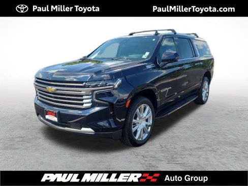 Used 2024 Chevrolet Suburban High Country AWD/4WD image 1