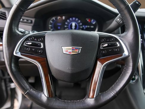 Used 2020 Cadillac Escalade Luxury image 12