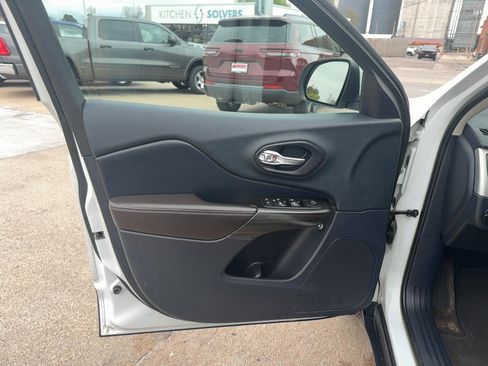 Used 2014 Jeep Cherokee Limited AWD/4WD image 10