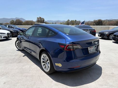Used 2022 Tesla Model 3 RWD image 2