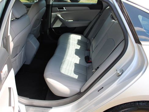 Used 2016 Hyundai Sonata SE FWD image 27