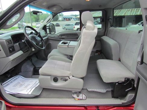 Used 2003 Ford F250 XLT image 9