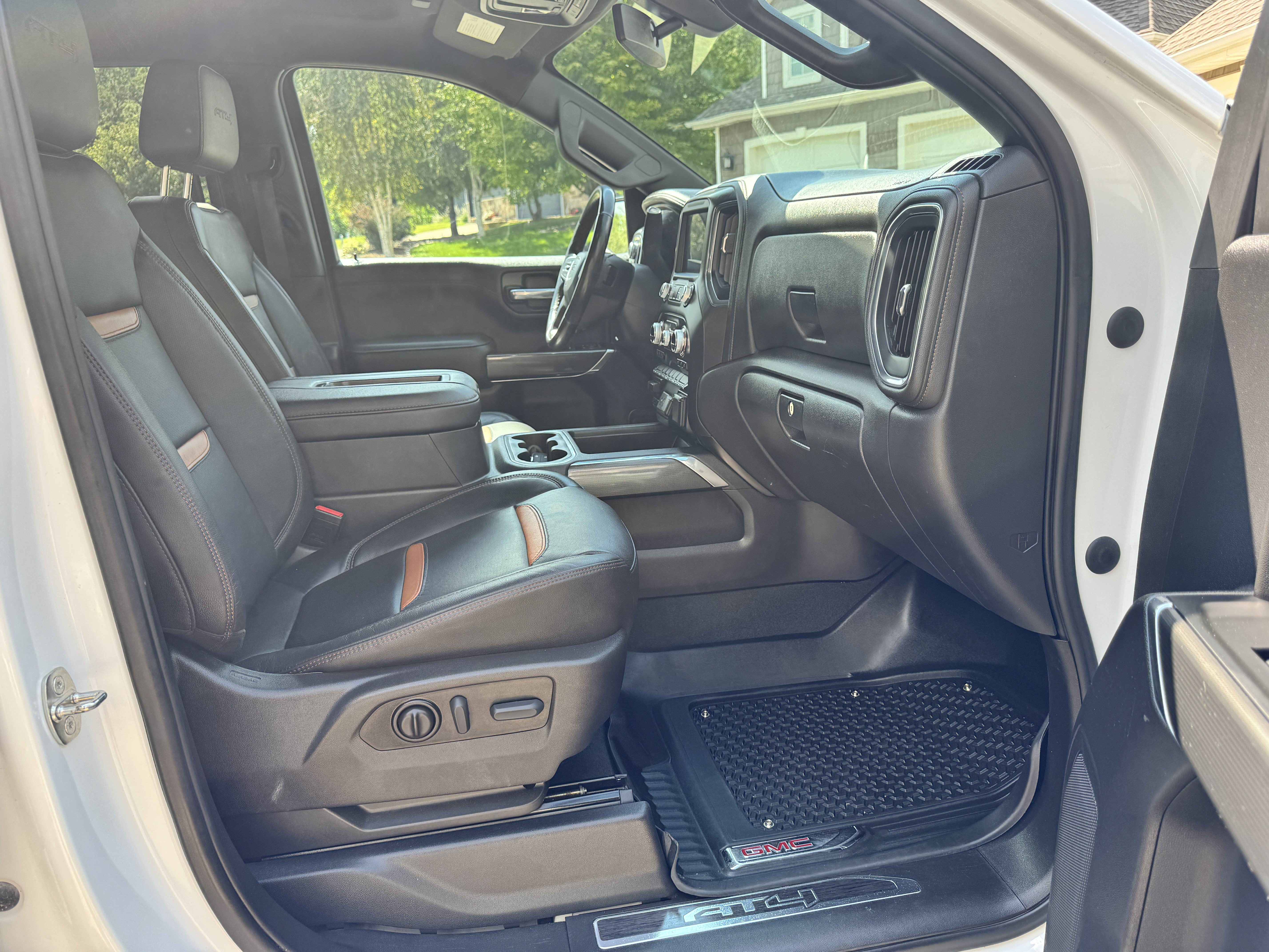 Used 2021 GMC Sierra 1500 AT4 AWD/4WD image 22