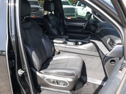 Used 2024 Jeep Wagoneer Series II w/ Flexible Seating Group RWD image 47