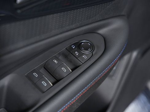Used 2025 Chevrolet Blazer EV RS AWD/4WD image 35