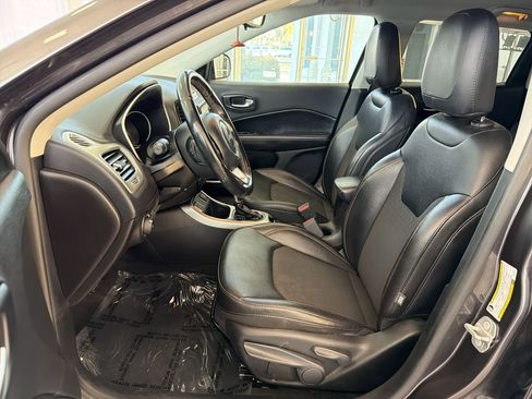 Used 2020 Jeep Compass Latitude FWD image 5