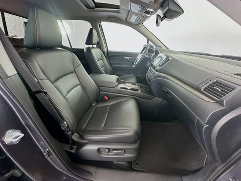 Certified 2025 Honda Ridgeline RTL image 28