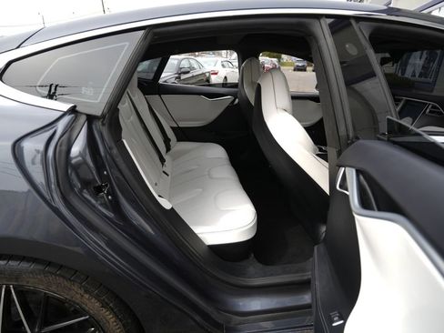 Used 2017 Tesla Model S 75 image 32