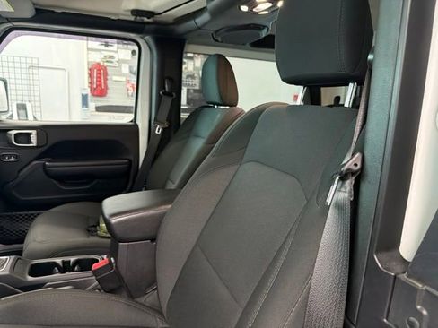 Used 2020 Jeep Wrangler Sport AWD/4WD image 12