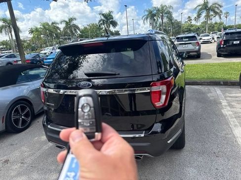 Used 2018 Ford Explorer Limited FWD image 3