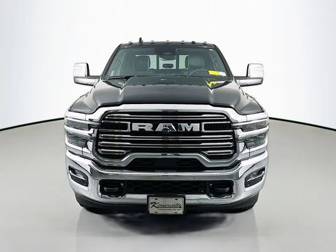 Used 2025 RAM 3500 Laramie AWD/4WD image 2