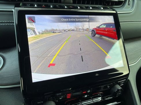 New 2025 Jeep Grand Cherokee Limited w/ Black Appearance Package image 5