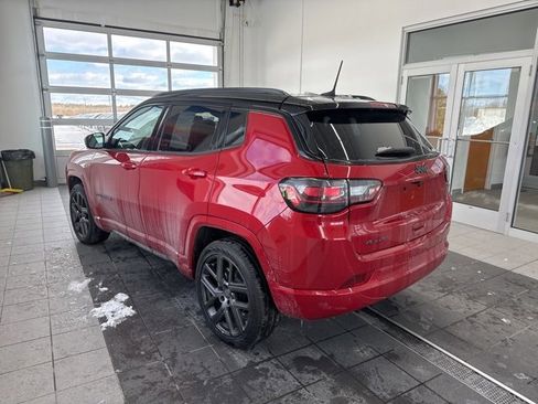 Used 2024 Jeep Compass Limited w/ High Altitude Package image 3