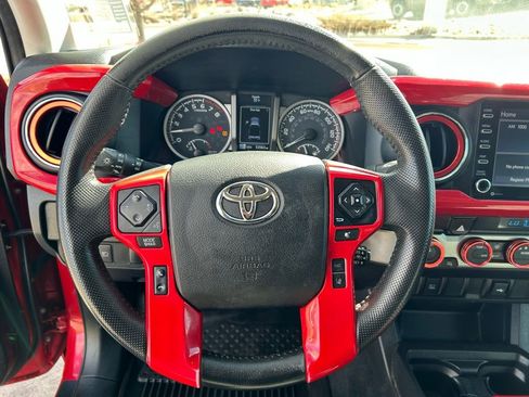 Used 2022 Toyota Tacoma SR5 image 10