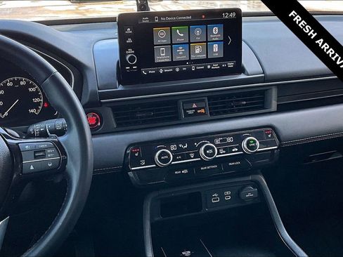 Used 2025 Honda Pilot EX-L image 9