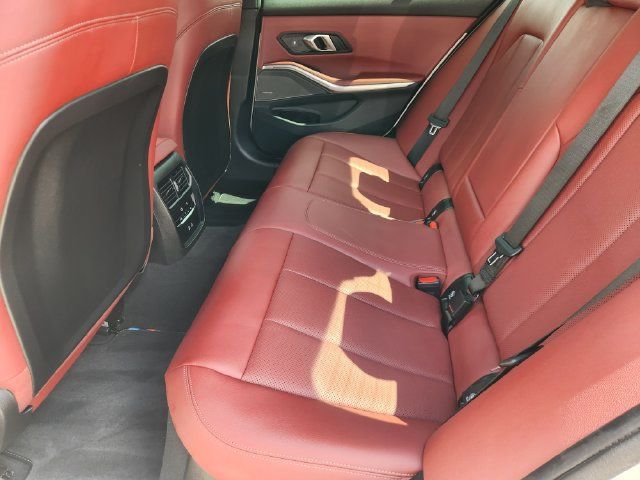 Used 2025 BMW M340i w/ Premium Package RWD image 30