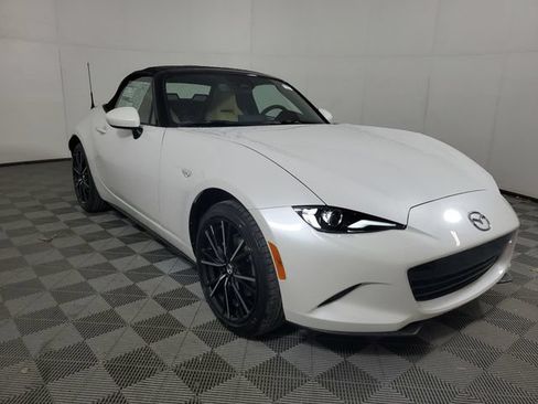 New 2026 MAZDA MX-5 Miata Grand Touring RWD image 3