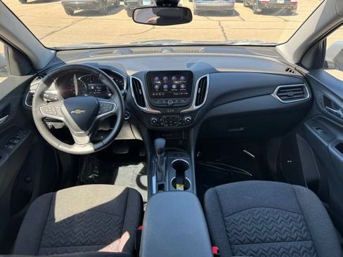 Used 2022 Chevrolet Equinox LT AWD/4WD image 9