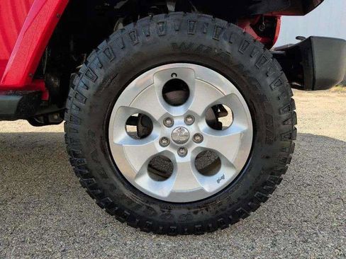 Used 2015 Jeep Wrangler Unlimited Sahara image 21