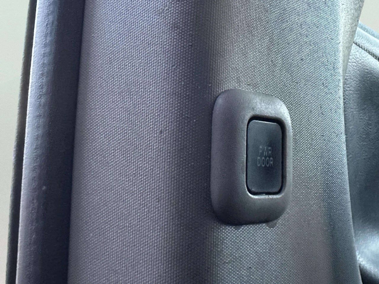 Used 2015 Toyota Sienna SE Premium FWD image 12