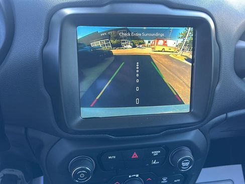 Used 2023 Jeep Renegade Trailhawk AWD/4WD image 31